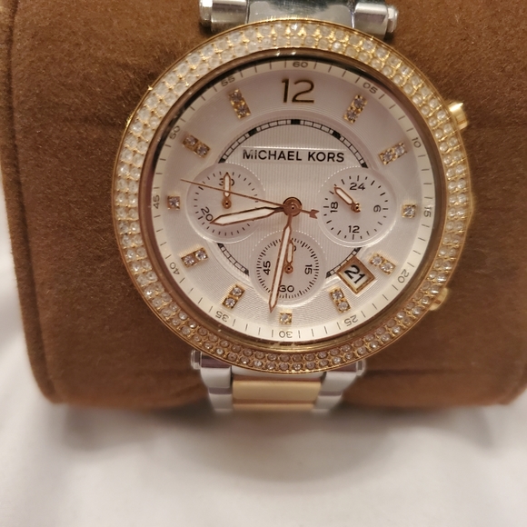 Authentic: Michael Kors Parker Two Tone Watch with box - Picture 5 of 15
